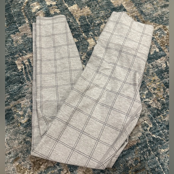 Vuori Gray Checkered Plaid Leggings - Picture 1 of 2